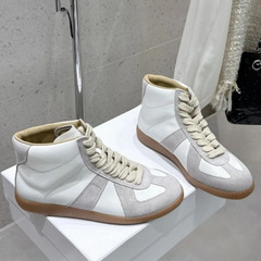 在庫あり MM6 レトロなドイツのトレーニングシューズ、男性と女性用、白い靴ひも、平底カジュアルスポーツ、カラーマッチング、多用途のカップルスニーカー