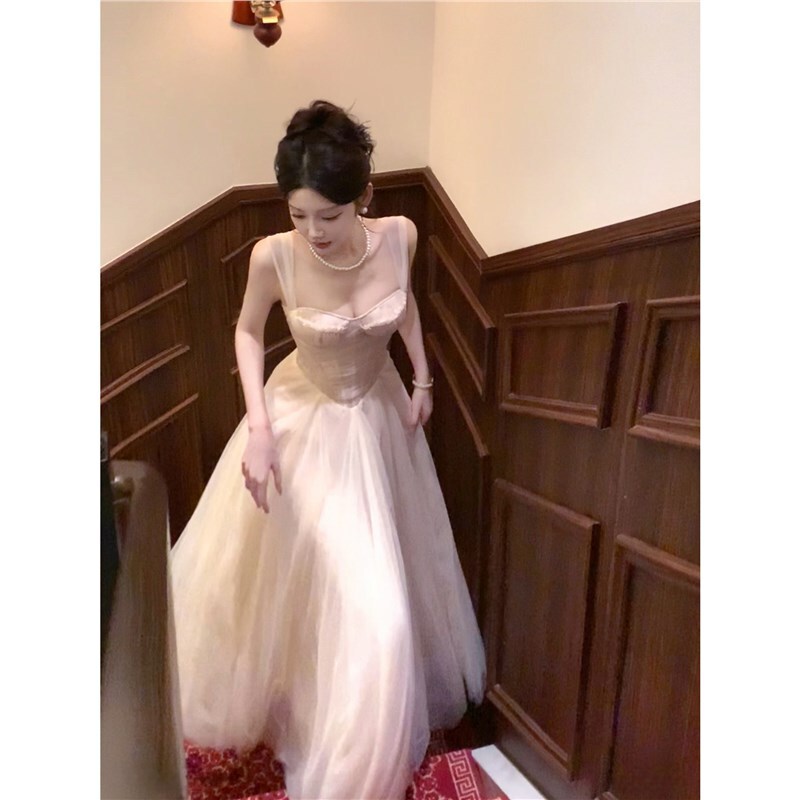 Good Job【Girl's Notes】French-Style Mesh Lace Embroidered Dress with Suspenders and Ruffles Good Job【Girl's Notes】French-Style Mesh Lace Embroidered Dress with Suspenders and Ruffles