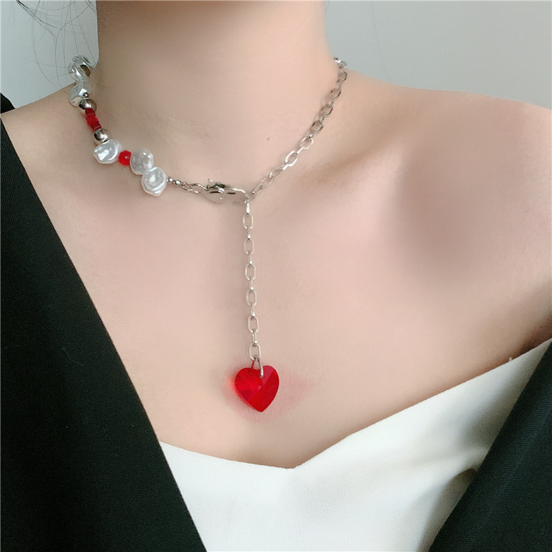 Retro Titanium Steel Pearl Heart-shape Necklace display picture 12