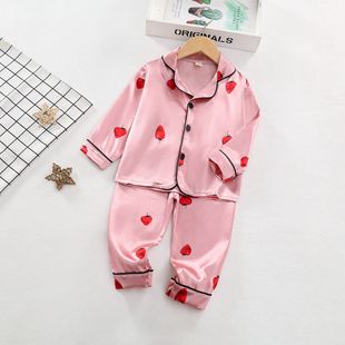 Детские пижамы из искусственного шелка с рисунком клубники, модные тонкие пижамы с длинными рукавами для маленьких девочек, комплект одежды с кондиционером, домашняя одежда