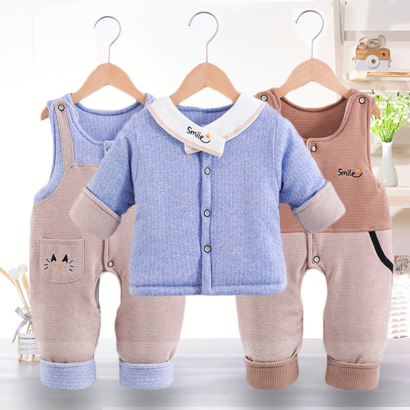 Bebé ropa de algodón acolchado de invierno engrosada traje de tres piezas bebé invierno mono chaqueta de algodón acolchado entrega de una pieza
