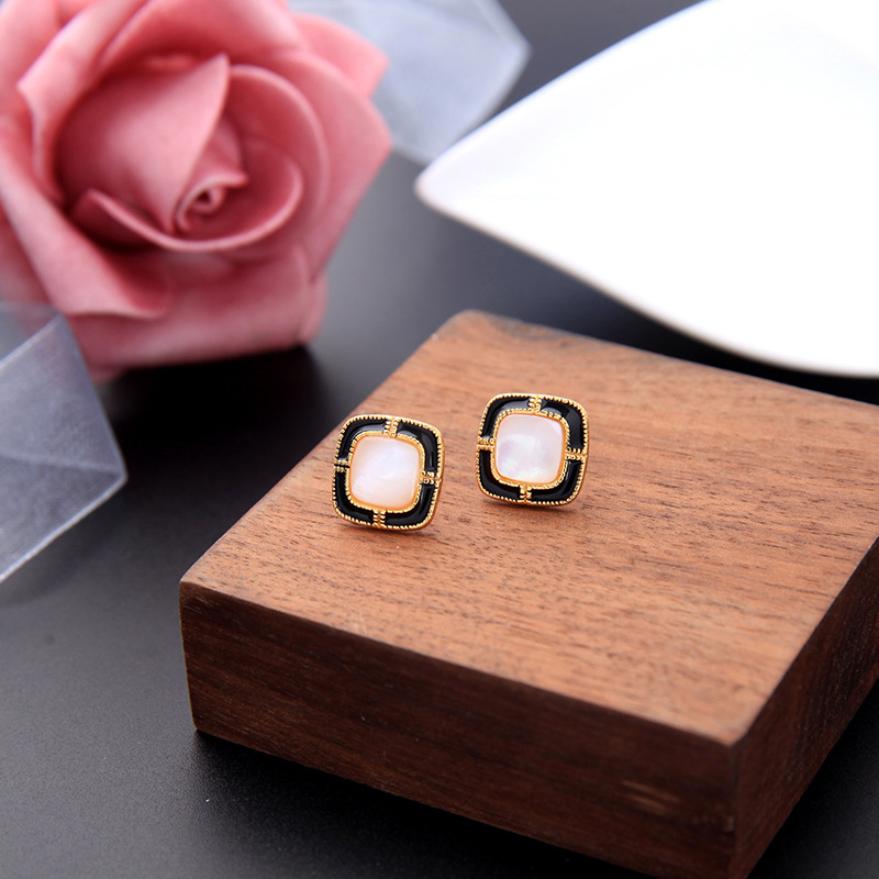 Fashion Flower Pattern Alloy Earrings display picture 4