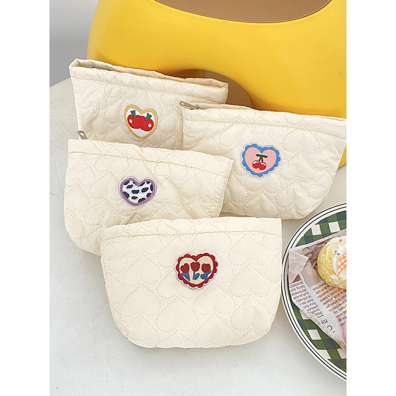 Ins Embroidered Storage Bag with Quilted Heart Portable Small Capacity Handbag Miscellaneous Bag Lipstick Storage Bag