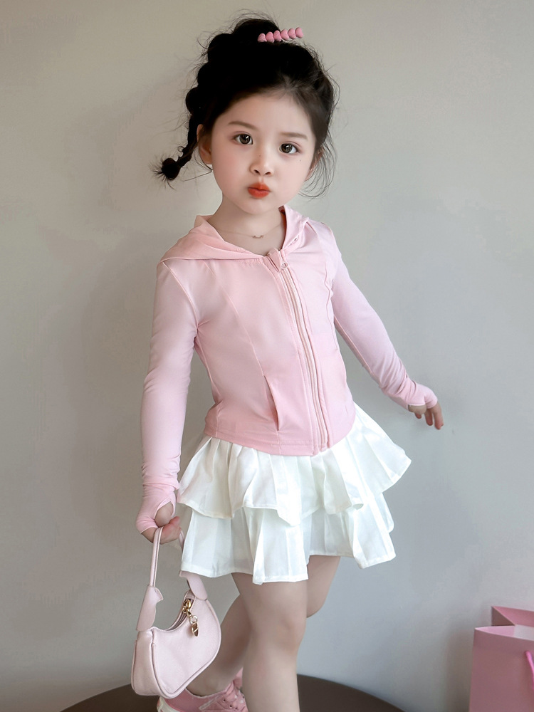 Ropa de protección solar para niñas verano 2025 nuevo estilo para niños, ropa occidental, seda de hielo, abrigo de protección UV al aire libre para bebés femeninos