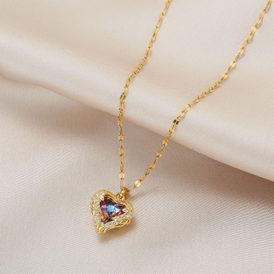 Heart-shaped Gold Pendant Necklace For Women Elegant Clavicle Chain_voghion.com