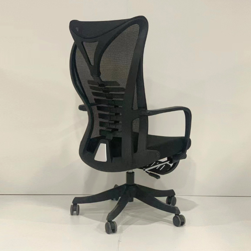 검은색 다리가 있는 검은색 뒷좌석