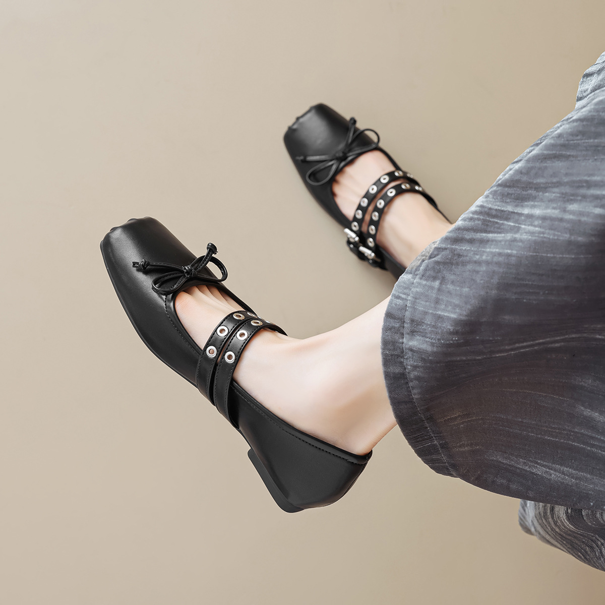 Weiwei 1516-16 Square Toe Single Women Flat Shallow Mouth Bowknot Soft Sole Ballet Shoes One Strap Mary Jane_vogvips.com