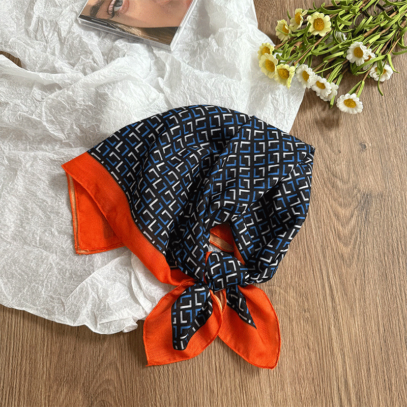 Pañuelo en la cabeza Verano femenino pastoral nuevo estilo floral literario bufanda cuadrada todo fósforo bufanda pequeña bufanda de seda correa para el cabello multifunción accesorios para el cabello