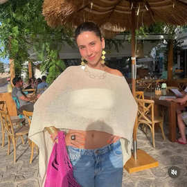 2026新款欧美风一衣多穿防晒罩衫女透视针织披肩斜肩露背沙滩