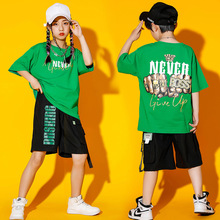 ��ͯ���賱���ļ����䌒����ͯHlPHOP�ݳ���Ů��������ʿ����ݷ�