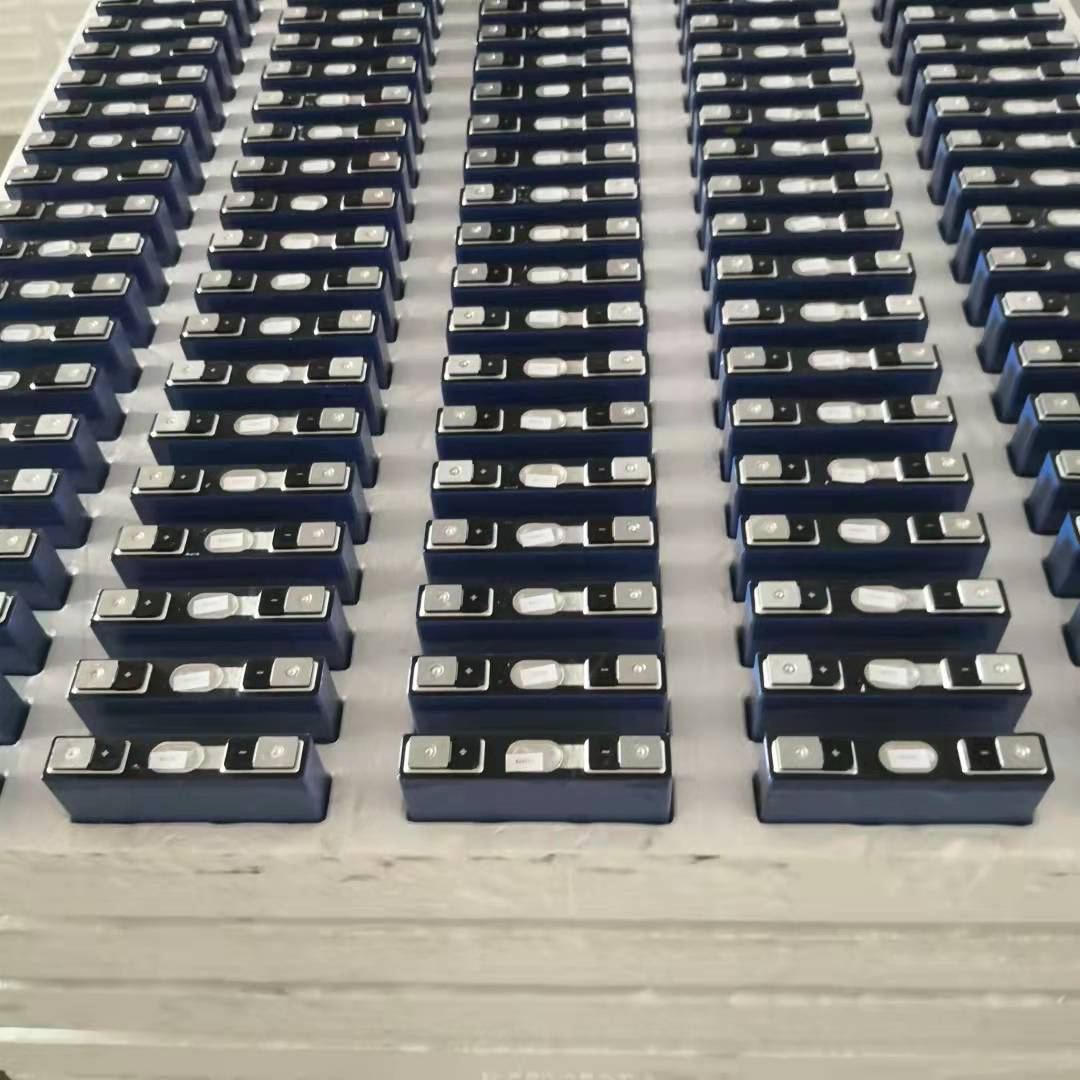 全新大容量3.7V62AH电动车逆变器锂电池3.7V60AH三元铝壳动力电池