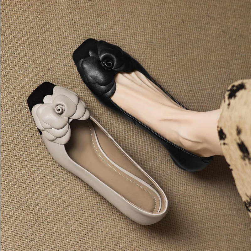 French-Style Small Fragrance Mid-Heel Color-Blocked Camellia Flats for Women, Summer 2025 New Thick Heel Shallow Versatile Commuting Women's Shoes