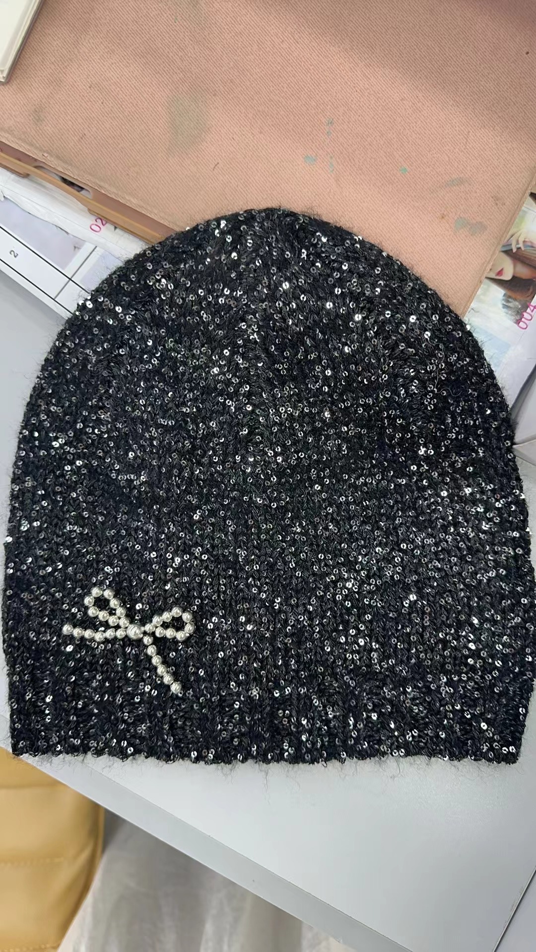 Small bow sequined black