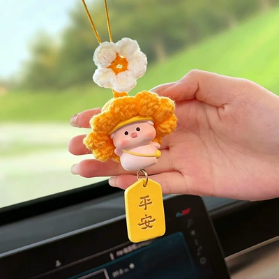 Decorations, Car Pendants, Interior Hanging | Sürətlər qutusu və əl tormozu başlıqları - white-flower-yellow-hat-mini-pigyellow-ping-an-car-hanger