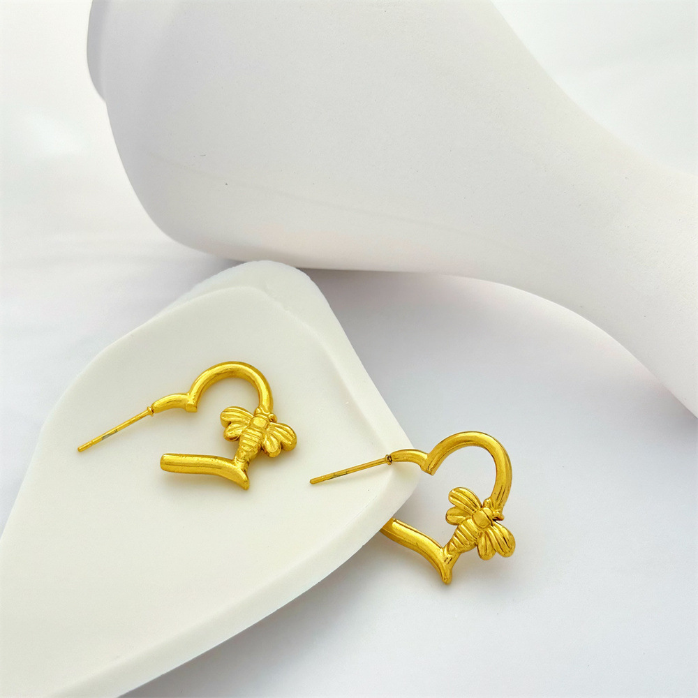 1 Pair Heart Shape Bee Classic Style 304 Stainless Steel Ear Studs display picture 5