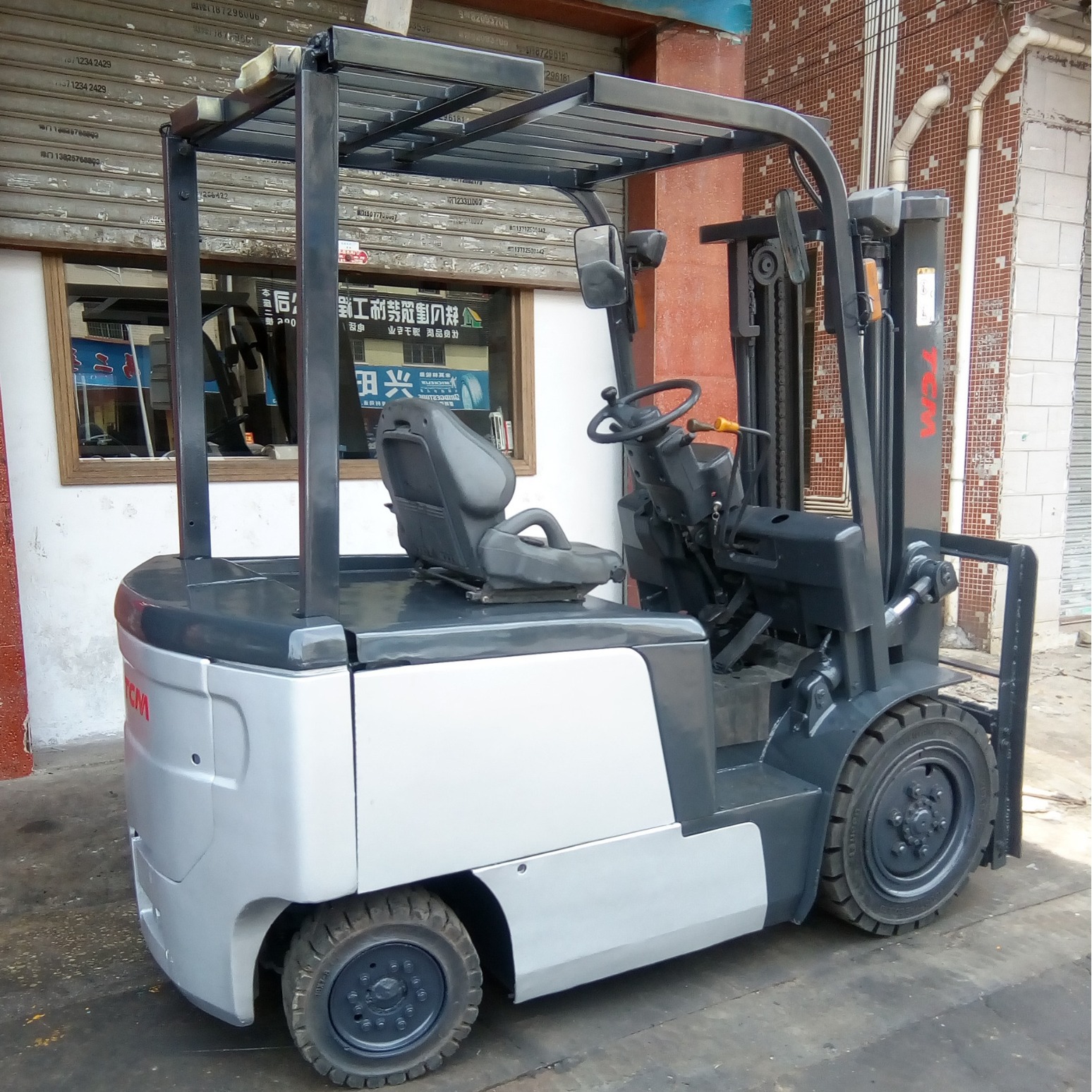 TCM3吨叉车 3吨TCM电动叉车 梯西安姆3吨电动叉车两节门架升高3米