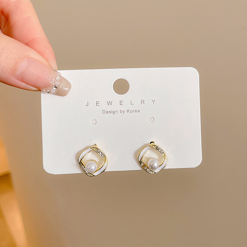 Pendientes de estilo explosivo Estudiante nicho Diseño simple Temperamento geométrico Pendientes de alto nivel Trendy Pendientes de viento al por mayor