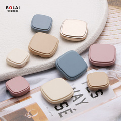 Wholesale Colored Resin Square Buttons for Coats and Sweaters, Hand-Stitched Buttons for Clothing and Outerwear, Decorative Fashion Accessories
