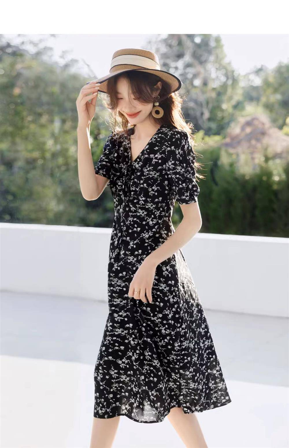 Đầm nữ tay phồng bồng, thiết kế eo thon, dáng suông midi họa tiết hoa trắng trên nền đen — Hoa màu trắng trên nền đen