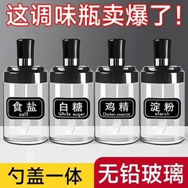 衣架;扫把、簸箕;垃圾桶