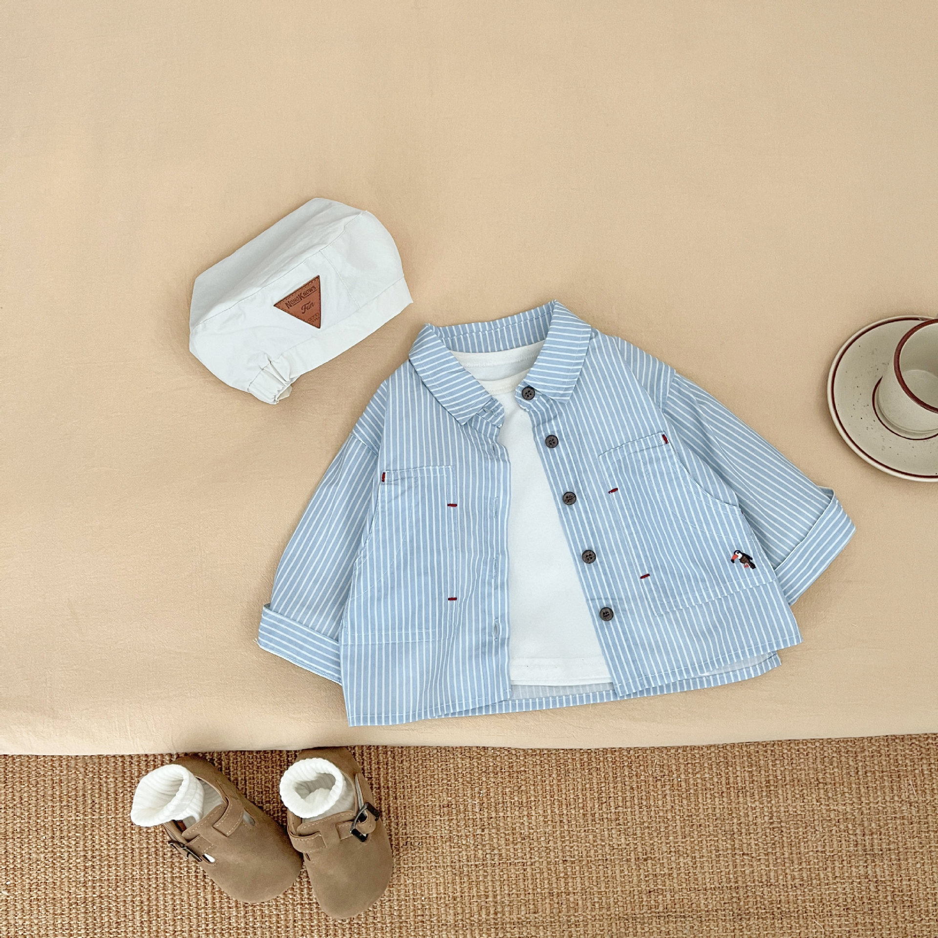 Primavera y otoño de los niños camisa de manga larga a rayas extranjeras, chaqueta de moda coreana para bebés, ropa suelta para hombres