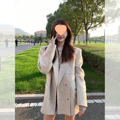 燕麦色富家小千金毛呢西装短款外套女秋冬新款感百搭风潮