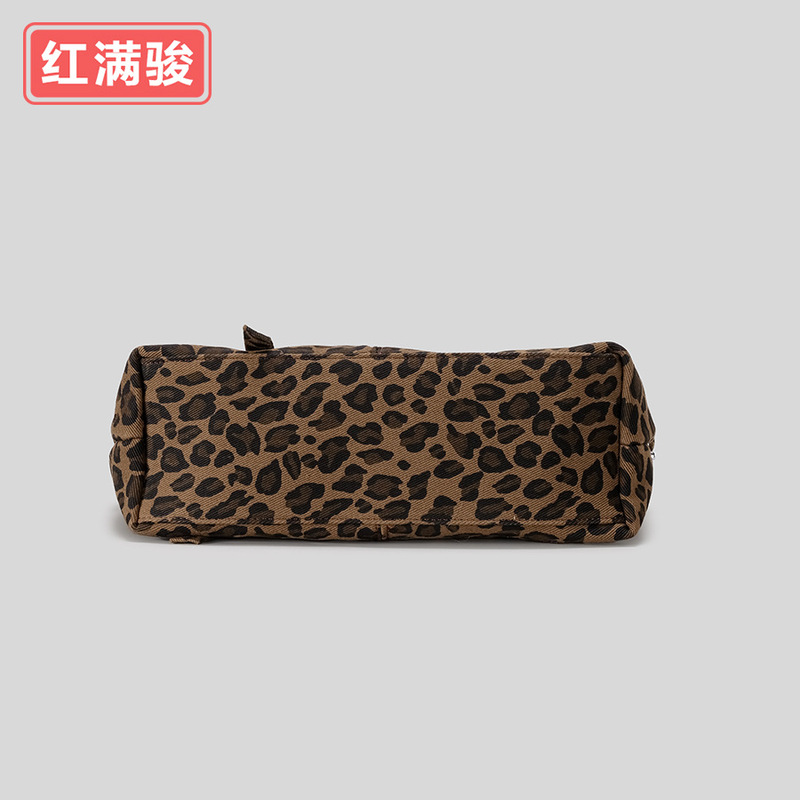 时尚新款豹纹皮带装饰单肩腋下包绒面法棍包休闲大容量手提包女|undefined