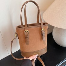 ײɫС����Ů2025�ļ��¿�߼�������ˮͰ���ٴ�͹�ͨ��б���