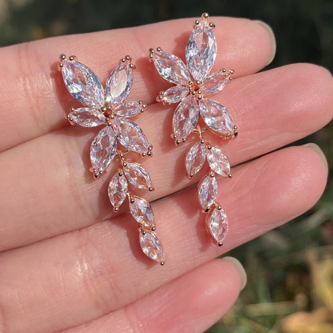 Inlay Design Elegant, Simple Style, Streetwear Style 1 Pair Elegant Simple Style Streetwear Leaf Inlay Copper Zircon Drop Earrings
