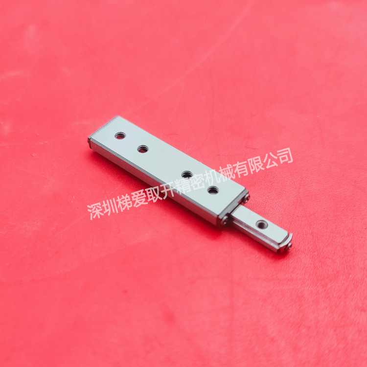 日本IKO交叉滚珠滑组BWU60-80 BWU60-100 BWU60-120