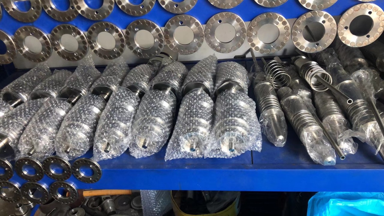 饮料料灌装机三合一灌装机配件止旋刀旋盖头旋盖机旋盖头