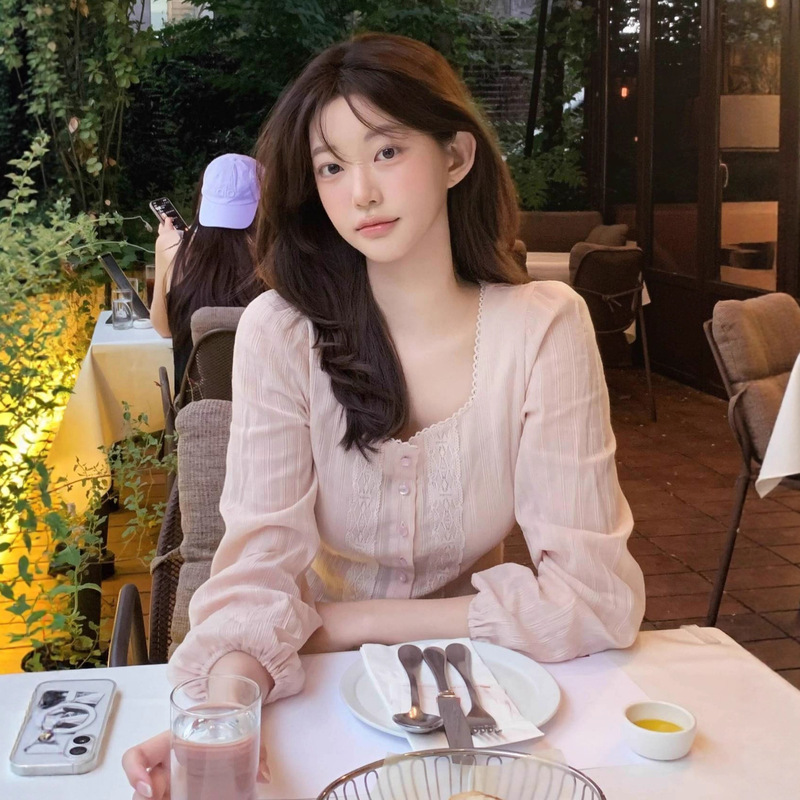 In-Stock Korean Women's Clothing from Dongdaemun, Korean Niche Early Autumn French Square Neck Lace Trim Slimming Long-Sleeve Shirt In-Stock Korean Women's Clothing from Dongdaemun, Korean Niche Early Autumn French Square Neck Lace Trim Slimming Long-Sleeve Shirt