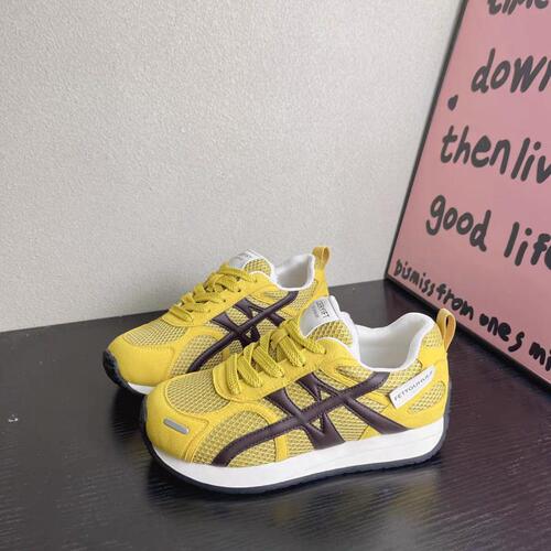Sneakers for women's summer mesh breathable 2026 new style popular running shoes, light soft soles, ultra-light casual dad shoes