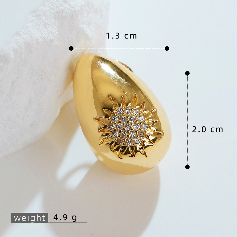 Europa y los Estados Unidos espiral gota de cobre micro incrustación 18K oro chapado retro simple moda transfronteriza colgante de collar de venta caliente de mujer