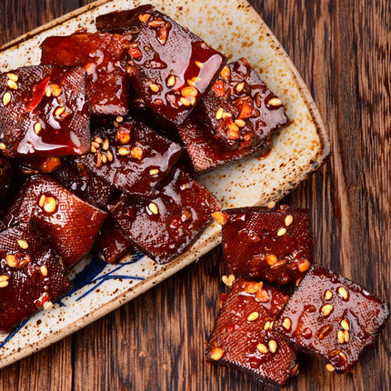 湖南思乡山休闲食品辣条，豆干，肉制品厂家直发