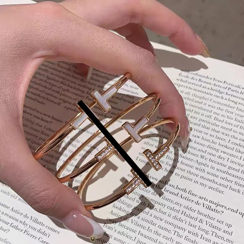Douyin Live: Women's Double-T Bracelet with White Mother-of-Pearl and Full Diamond Inlay, Exquisite, Niche, High-End, Simple, Classic Double-T Jewelry Wholesale Douyin Live: Women's Double-T Bracelet with White Mother-of-Pearl and Full Diamond Inlay, Exquisite, Niche, High-End, Simple, Classic Double-T Jewelry Wholesale