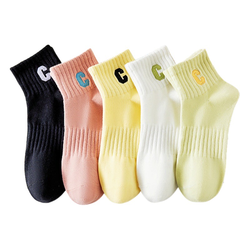Calcetines de mujer para primavera y otoño con diseño de letras, calcetines cortos de moda para mujer, resistentes a los olores, calcetines deportivos de color sólido para verano, estilo corto informal y versátil.