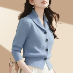 専門店の婦人服のセーターはファッション的で精巧で優雅な純色の襟の長袖のニットのカーディガンの女性の秋冬の長袖の上着の女性です。