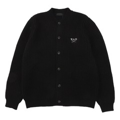 正しいバージョンの潮牌P家24FWの新型の太い針のアルファベットの刺繍のメリヤスのセーターのカーディガンのカップルの種類は百合します。