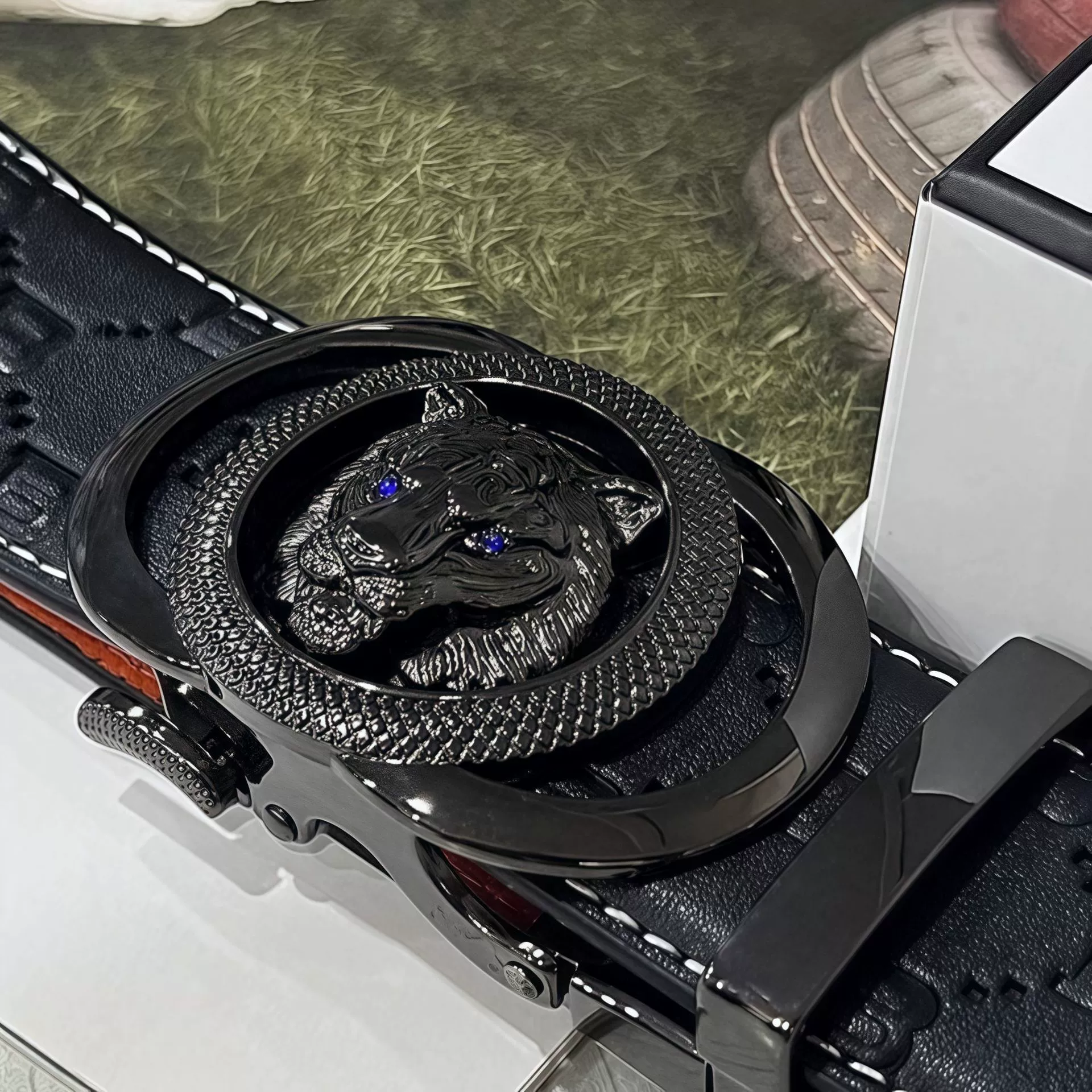 Новый пояс мужской с пряжкой в виде тигровой головы автоматическая пряжка молодой и средних лет деловой повседневный кожаный пояс оптом