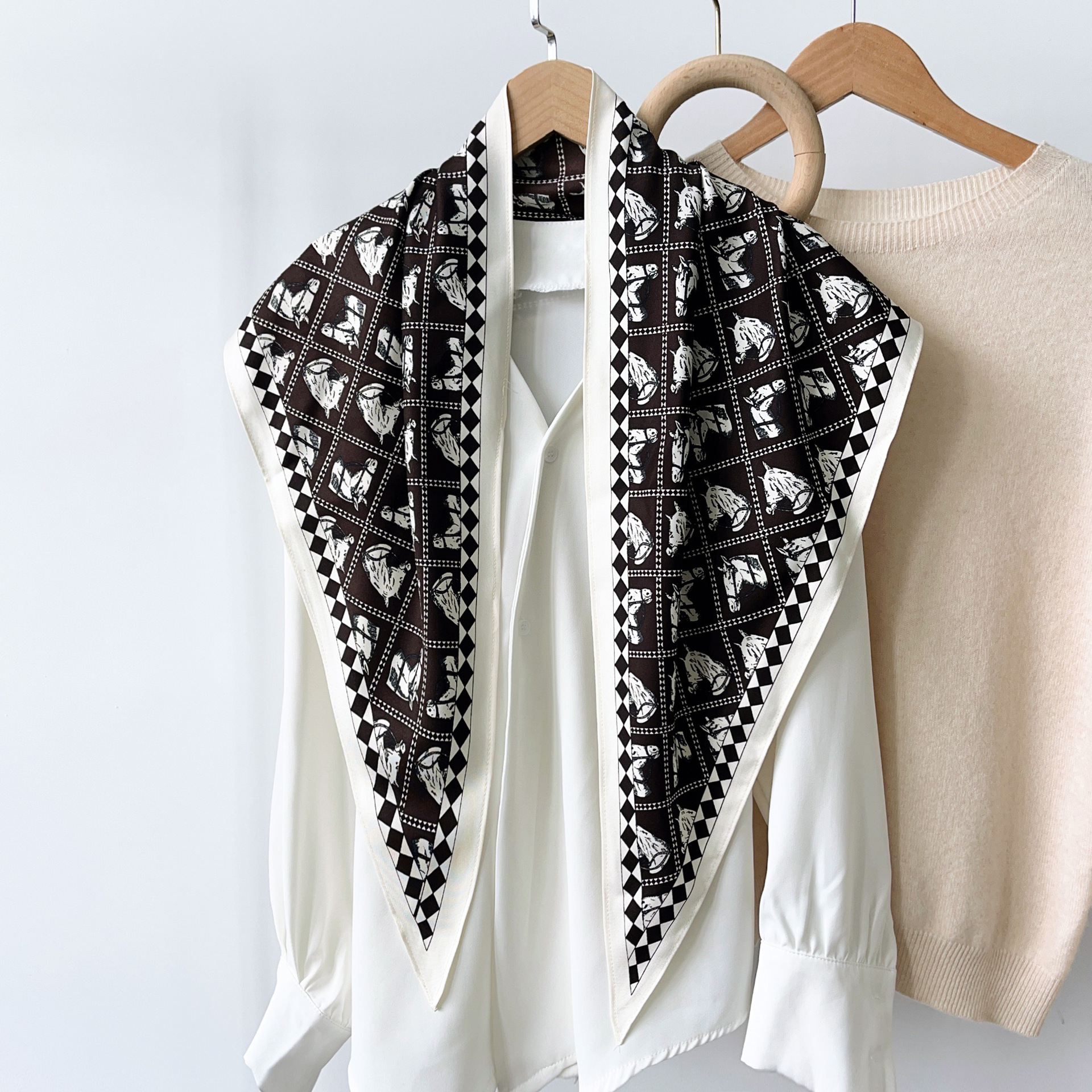 2025 nuevo estilo verano todo-fósforo cintura a juego camisa traje de mezclilla chal seda de sarga toalla triangular de moda fresca