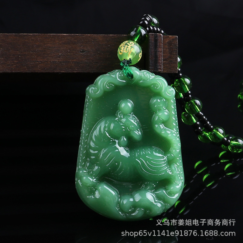 新款仿玉玻璃12生肖毛衣鏈本命年轉運綠色十二生肖吊墜情侶禮物批