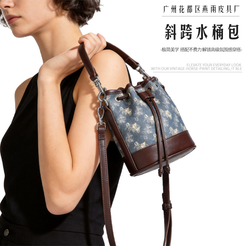 2026 New Style Drawstring Bucket Bag, Retro Printed Handbag, Large Capacity Women's Fashionable Commuter Crossbody Bag