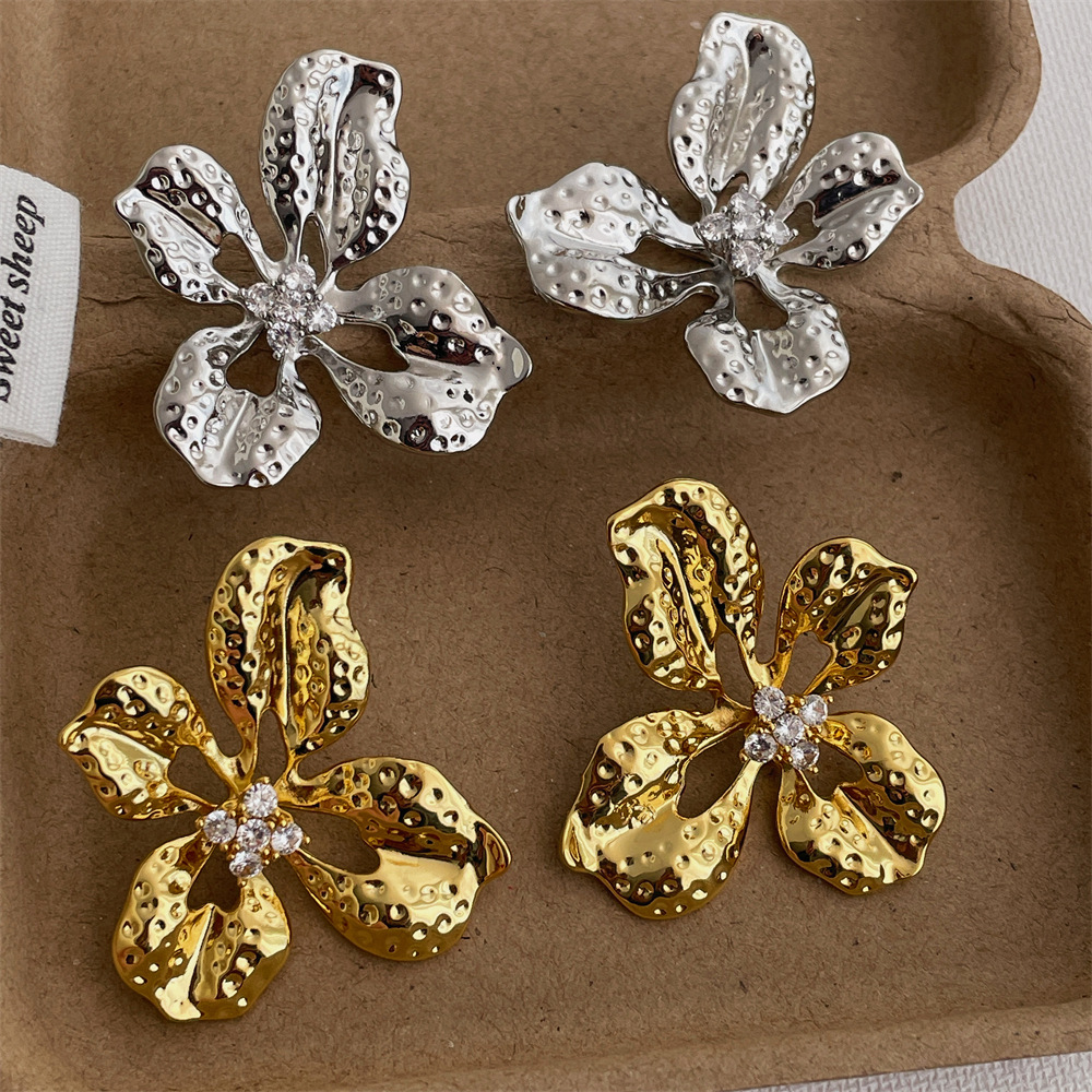 Plating Design 1 Pair Exaggerated Sweet Flower Plating Alloy Ear Studs