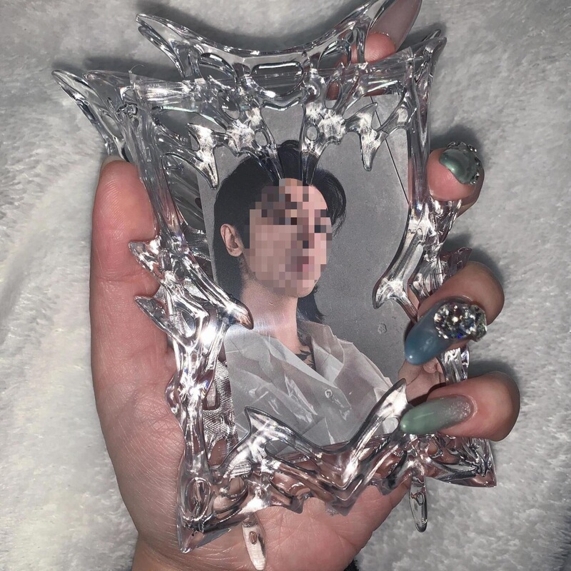Niche transparent butterfly card holder, high-end aesthetic for idol fans, small card holder, card brick, polaroid photo for students Niche transparent butterfly card holder, high-end aesthetic for idol fans, small card holder, card brick, polaroid photo for students