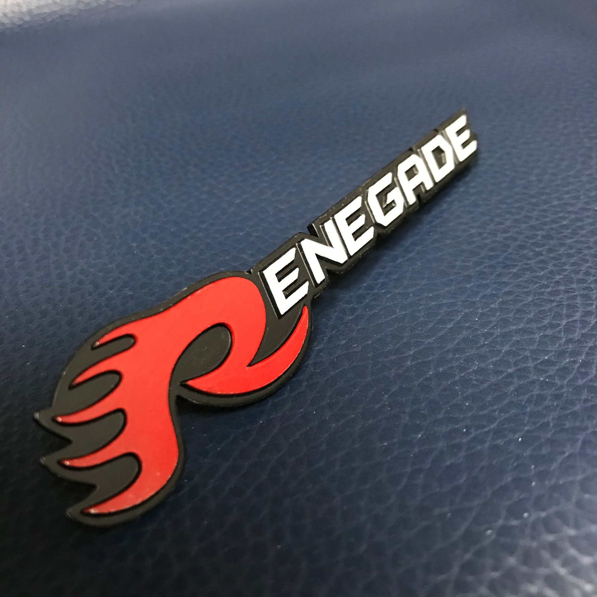 标牌铭牌厂家油压液压铝铭牌音响家居拉篮铭牌喷油高光标牌