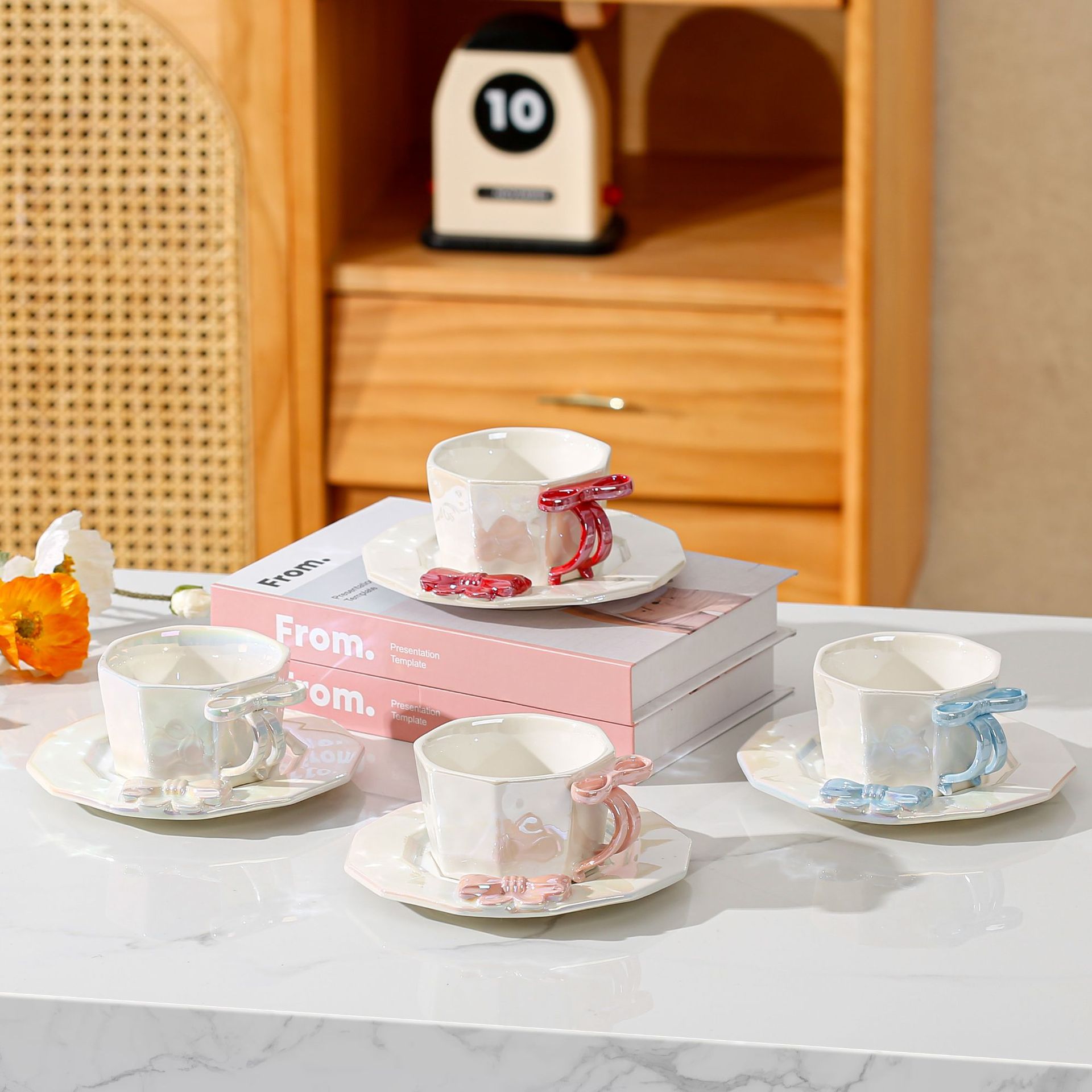 Tazas y platos creativos combinación de arco de alto valor facial esmalte de perlas tazas de café de té de la tarde para niñas regalos de tazas de marca transfronterizas