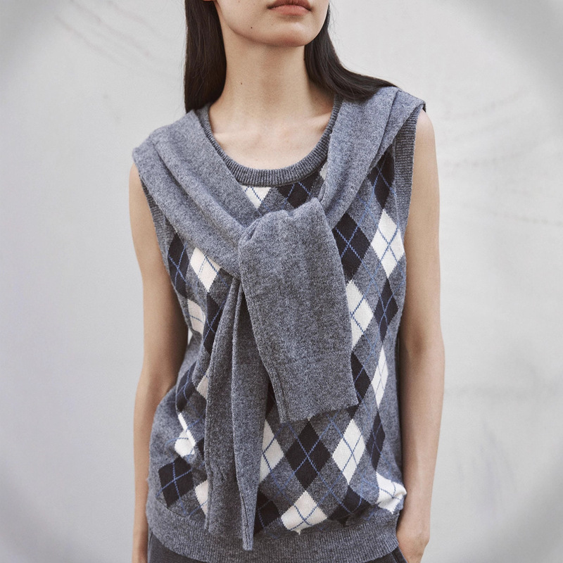 Love and Nancy Thirteen Lines Minimalist Autumn Retro Artistic Diamond Pattern Shawl Sleeveless Australian Wool Sweater 02777