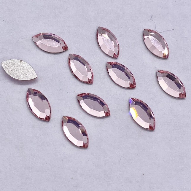 Swarovski Olive Flat-Back Rhinestones 2200 Marquise-Shaped Rhinestones for Nail Art, Tooth Decoration, DIY Nail Decoration, Phone Case Decoration Swarovski Olive Flat-Back Rhinestones 2200 Marquise-Shaped Rhinestones for Nail Art, Tooth Decoration, DIY Nail Decoration, Phone Case Decoration
