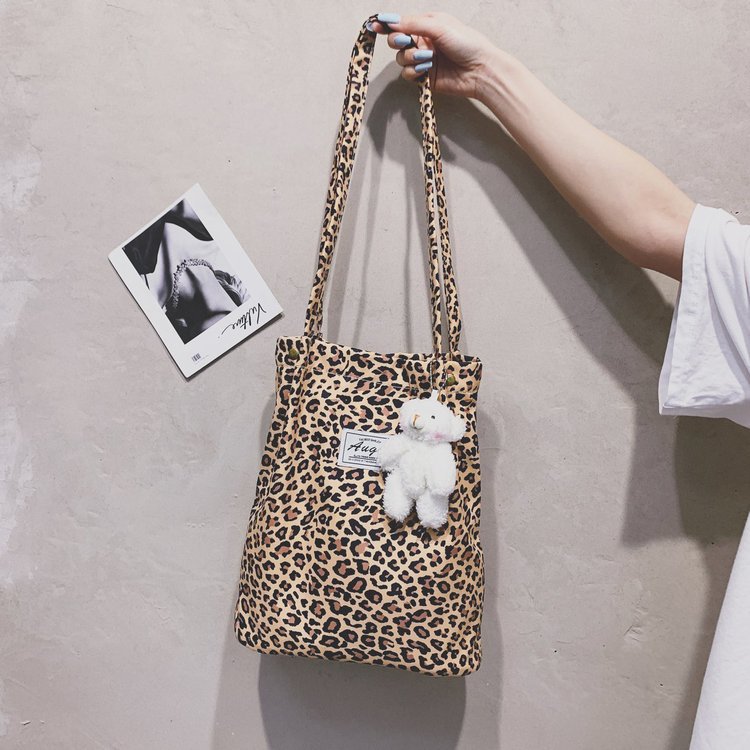Frau Mode Geparddruck Nylon Einkaufstasche display picture 2